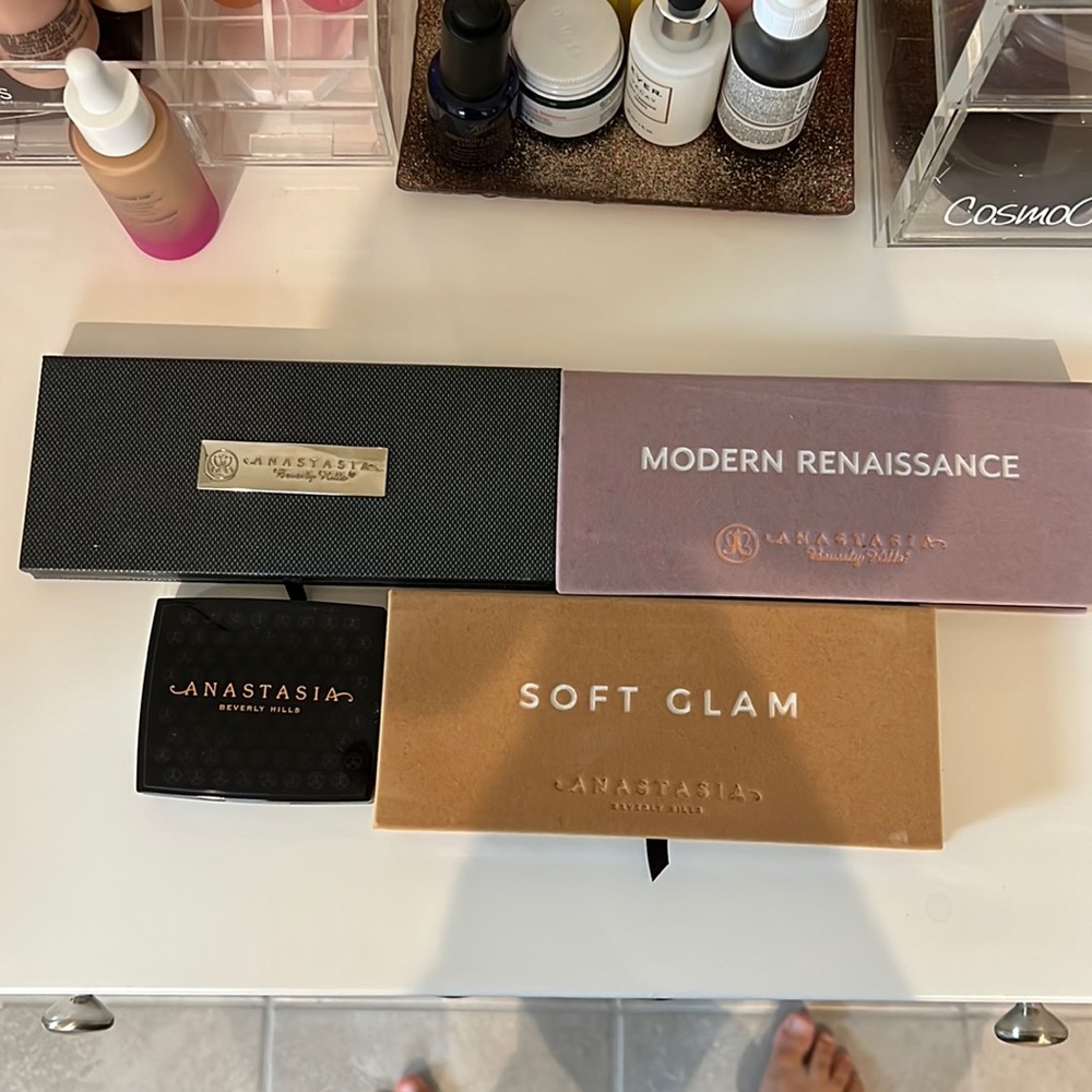Anastasia soft glam,modern renaissance & self made palletes with bronzer bundle